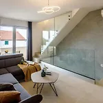 Villa Tango Ii