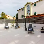 Villa Tango Ii